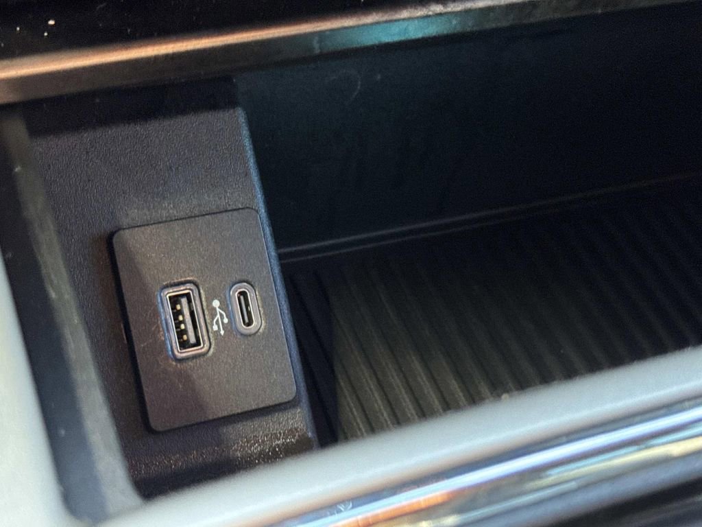 Certified 2022 Ford F250 Lariat w/ Lariat Value Package image 31