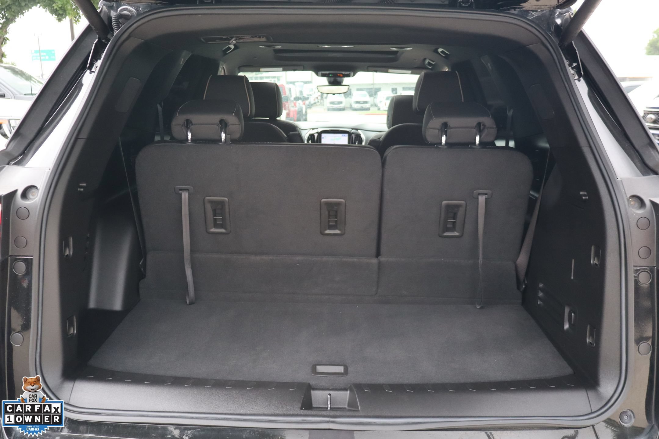 Used 2023 Chevrolet Traverse Premier FWD image 28
