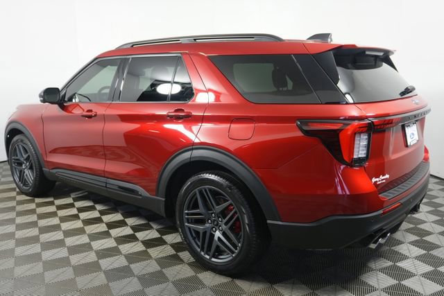 Certified 2025 Ford Explorer ST image 2