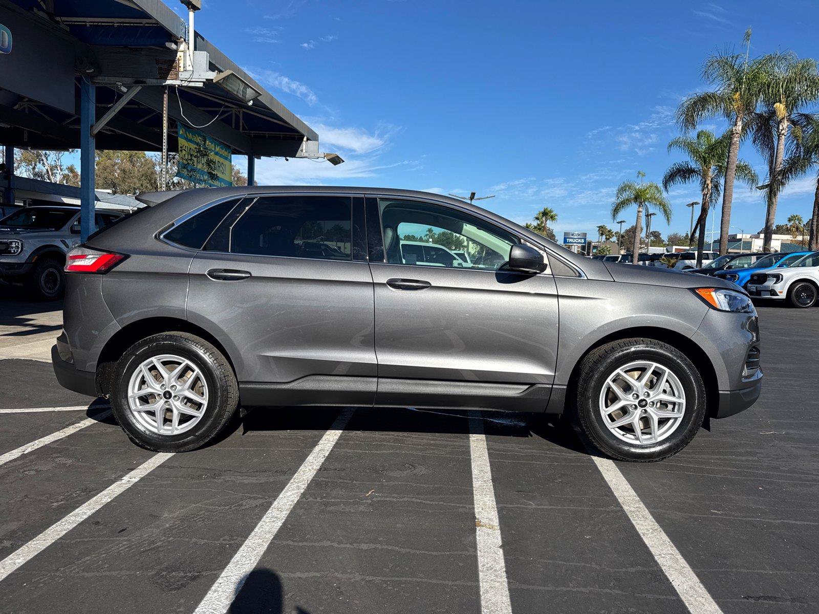 Certified 2023 Ford Edge SEL w/ Convenience Package AWD/4WD image 7