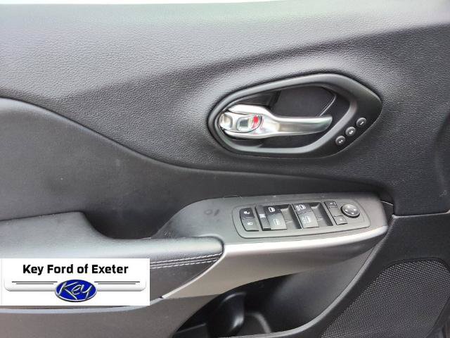 Used 2022 Jeep Cherokee Limited AWD/4WD image 18