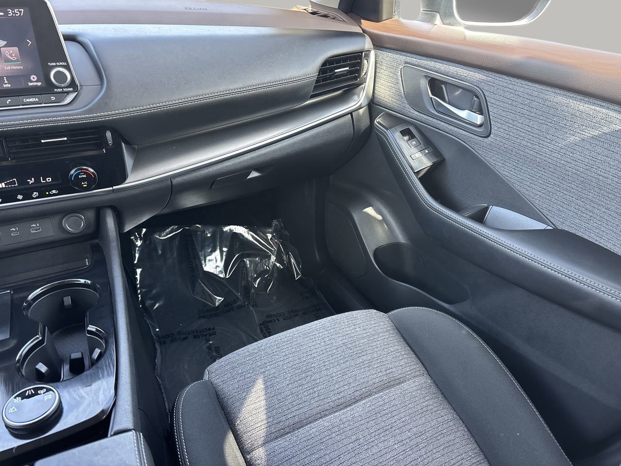 Used 2021 Nissan Rogue SV image 21