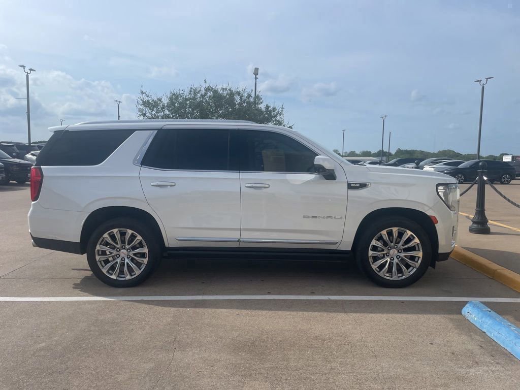 Used 2023 GMC Yukon Denali AWD/4WD image 2