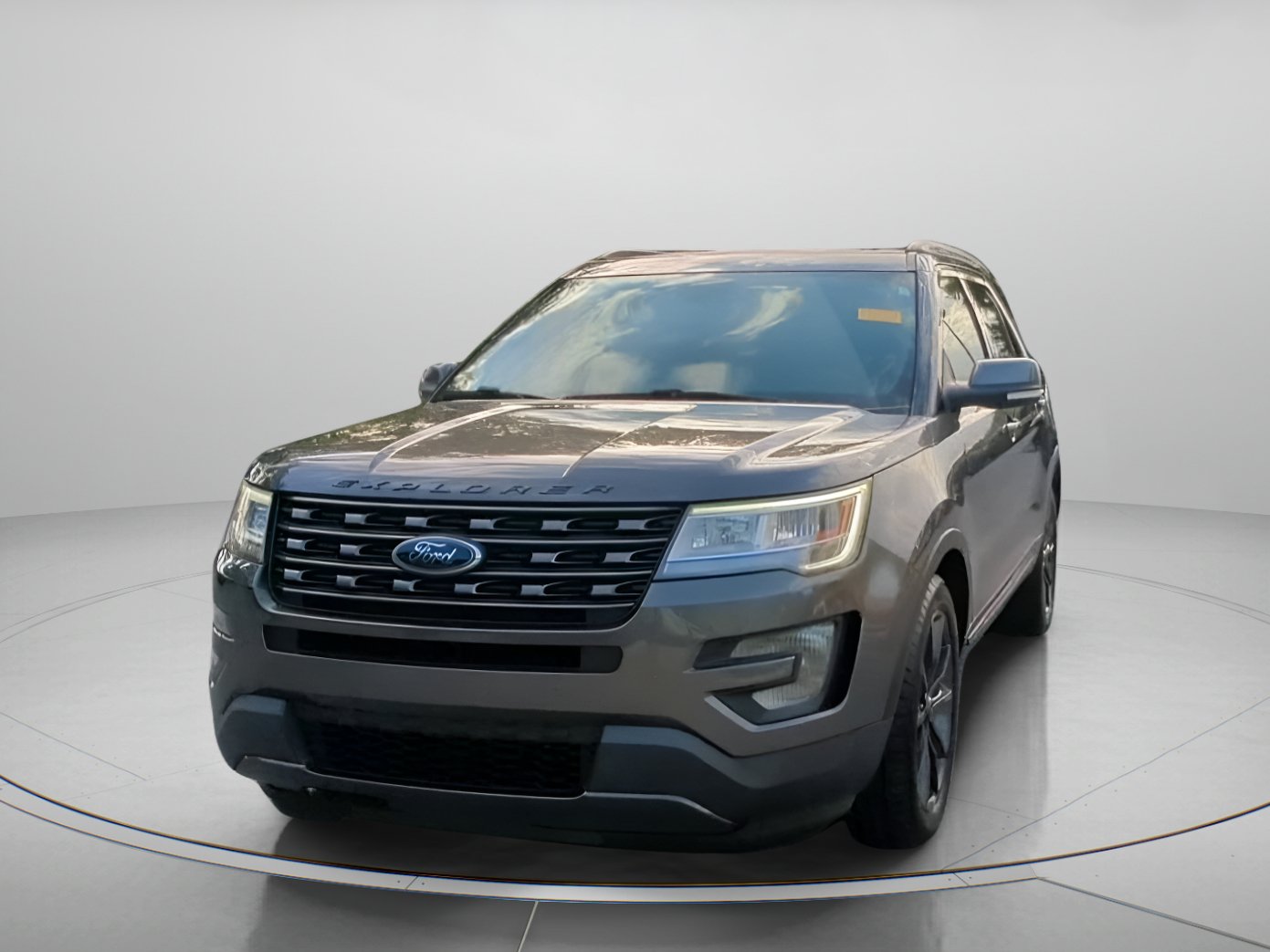 Certified 2017 Ford Explorer XLT w/ Equipment Group 202A FWD image 10