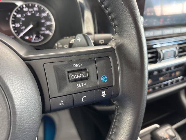 Used 2024 Nissan Pathfinder SV AWD/4WD image 16