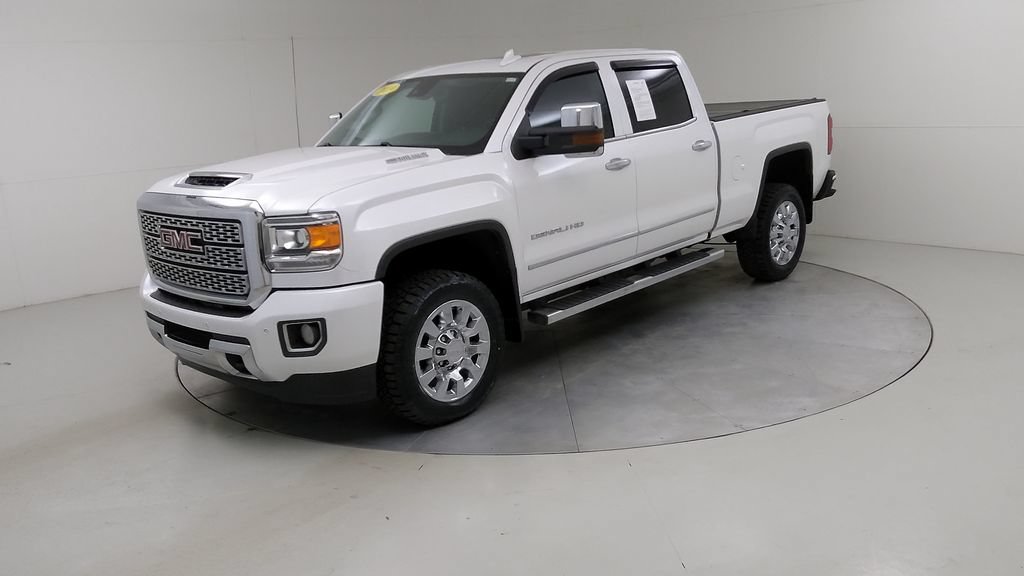 Used 2019 GMC Sierra 2500 Denali w/ Suspension Package, Off-Road AWD/4WD image 21