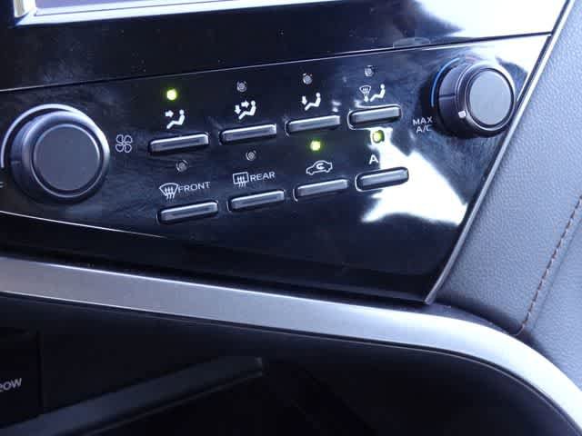 Used 2019 Toyota Camry LE FWD image 24