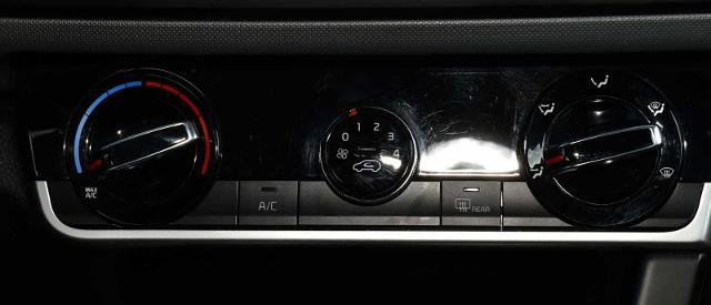 Used 2023 Kia Seltos LX image 24