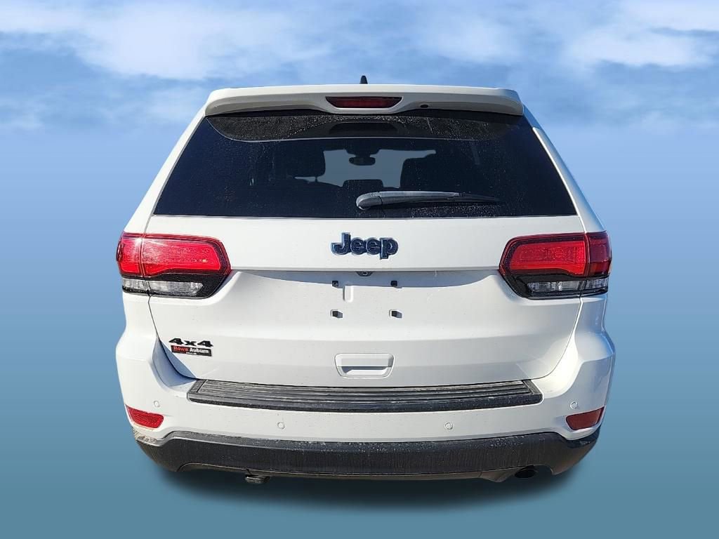 Used 2019 Jeep Grand Cherokee Laredo image 4