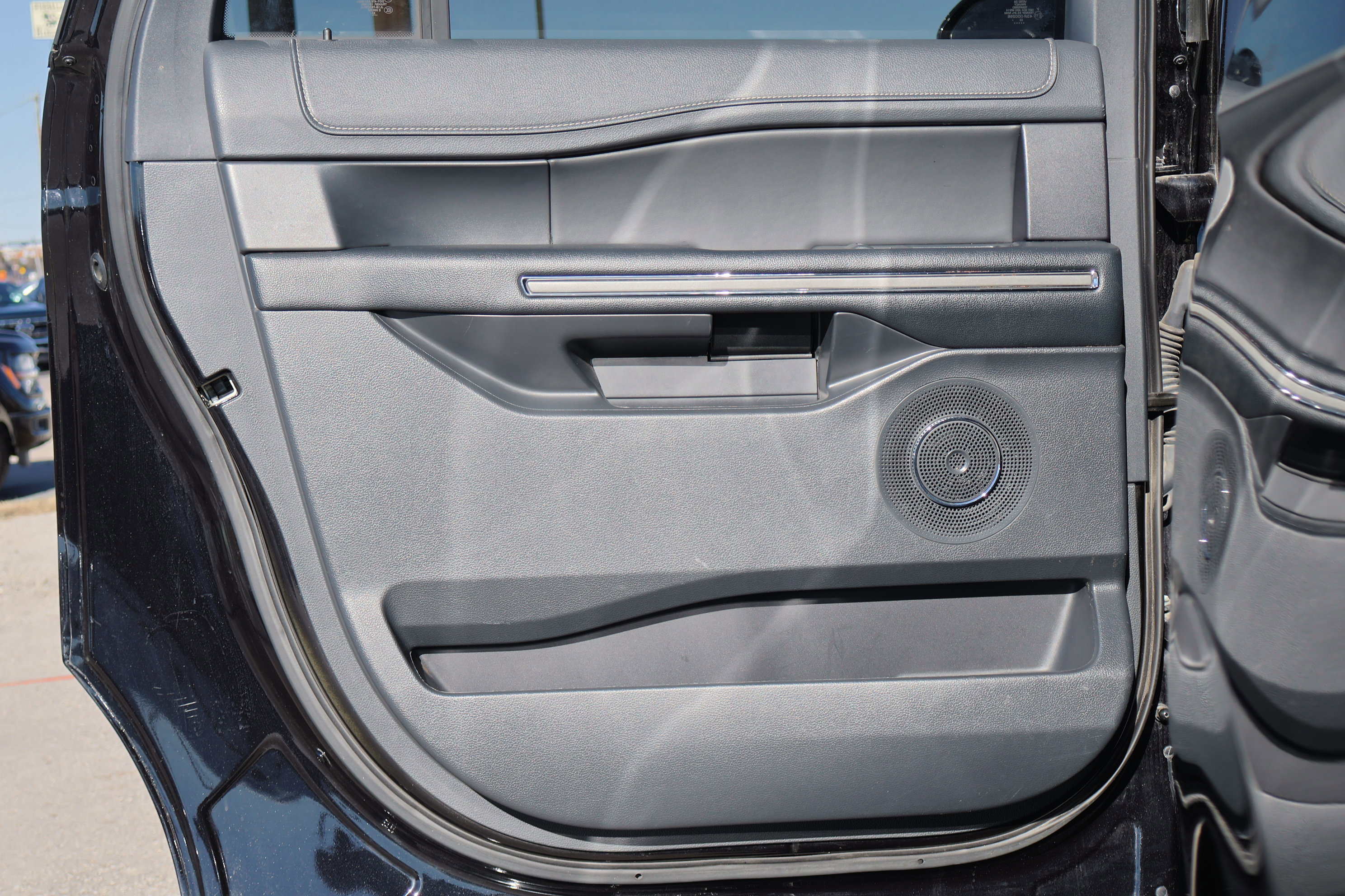 Certified 2024 Ford Expedition Max XLT image 30