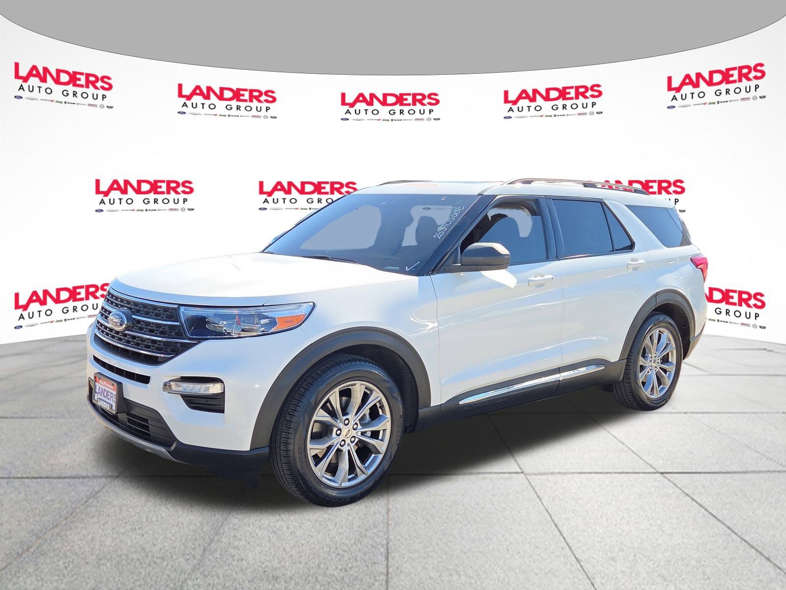 Certified 2022 Ford Explorer XLT w/ Equipment Group 202A image 7