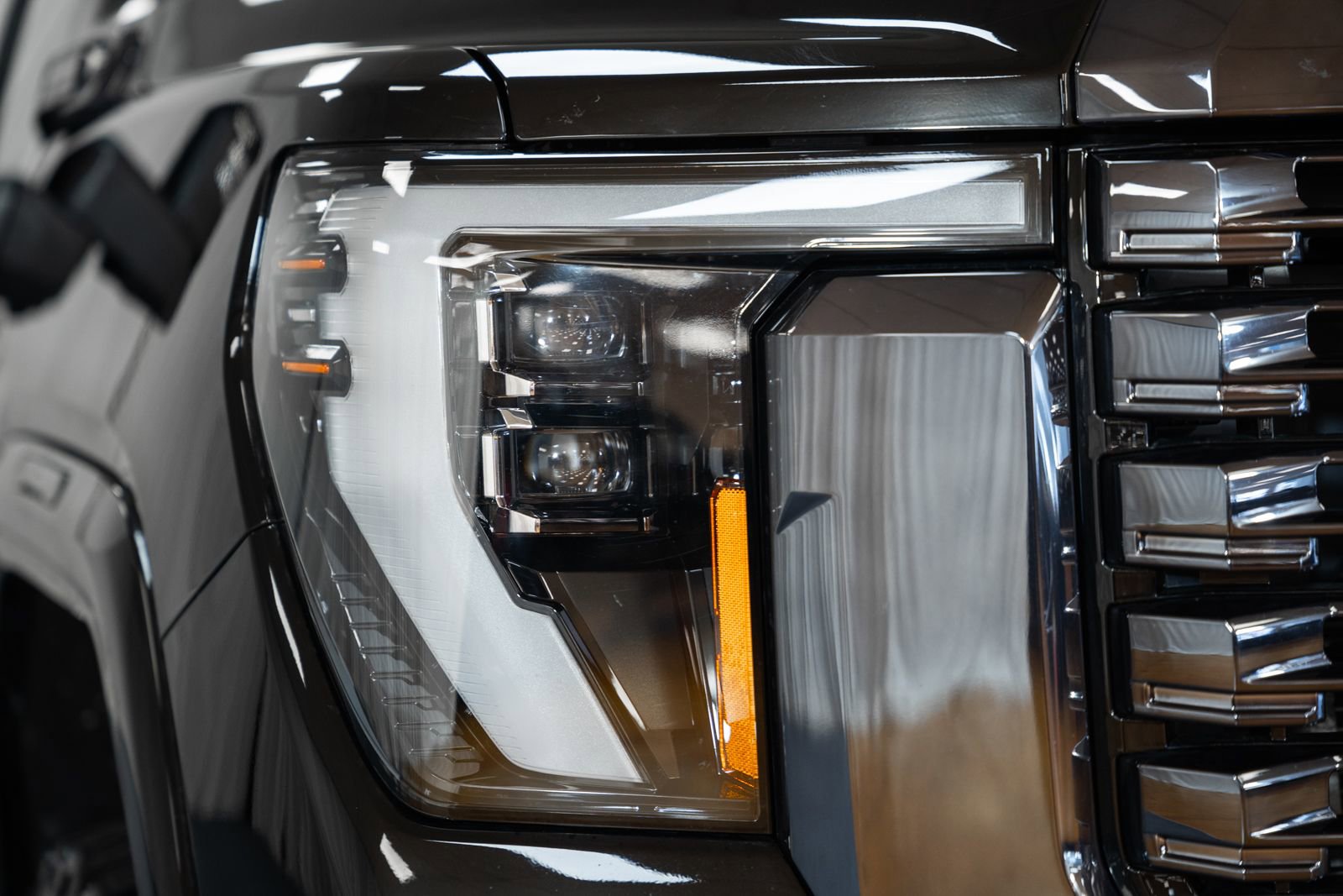 Used 2024 GMC Sierra 2500 Denali Ultimate image 9