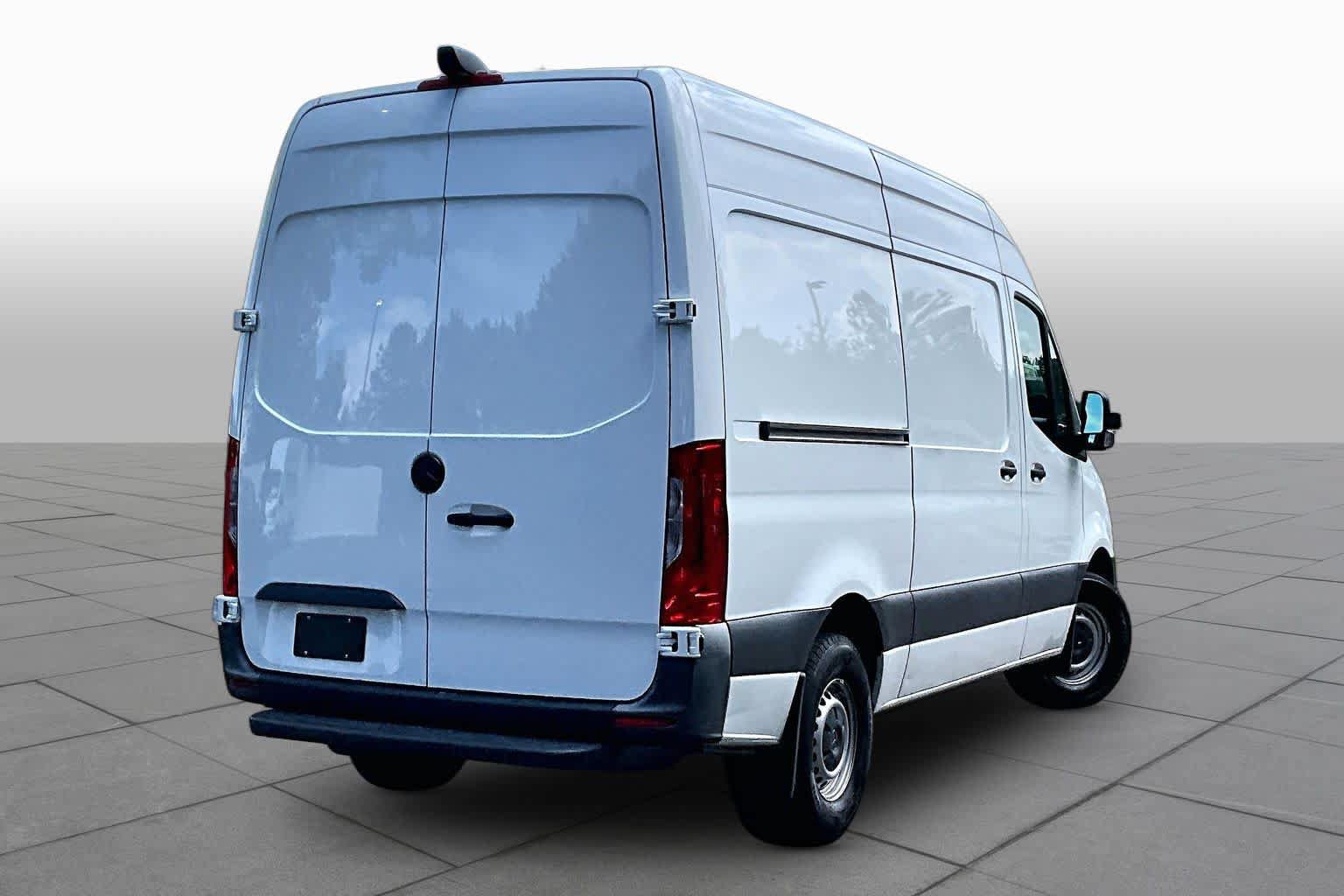 Used 2023 Mercedes-Benz Sprinter 2500 image 11