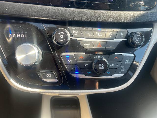 Used 2017 Chrysler Pacifica Touring-L Plus FWD image 25