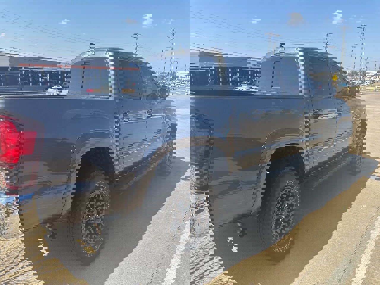 Used 2018 Toyota Tacoma SR5 image 5