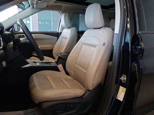 Certified 2022 Ford Explorer XLT w/ Equipment Group 202A image 14