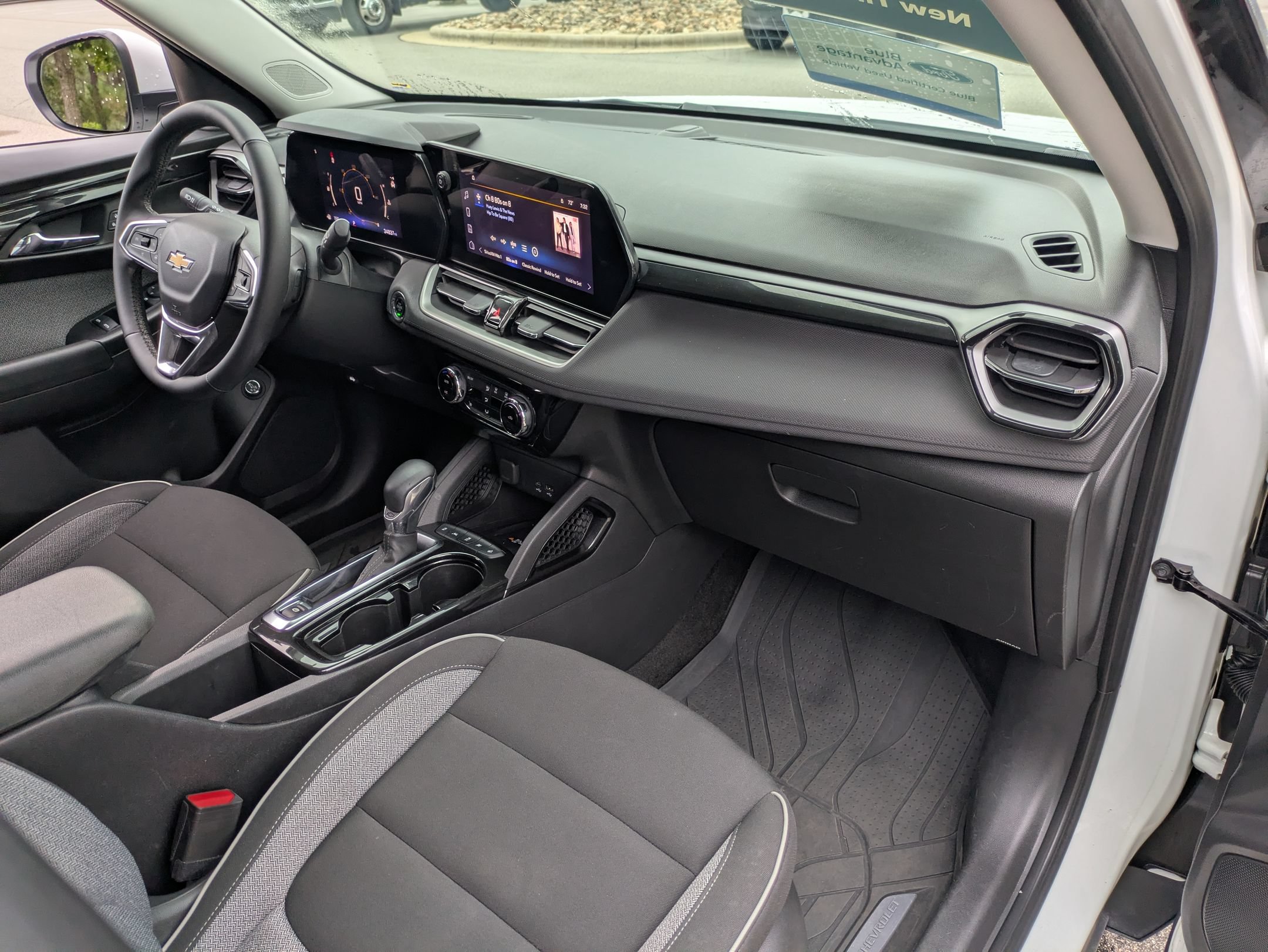 Used 2024 Chevrolet TrailBlazer LT w/ Convenience Package FWD image 38