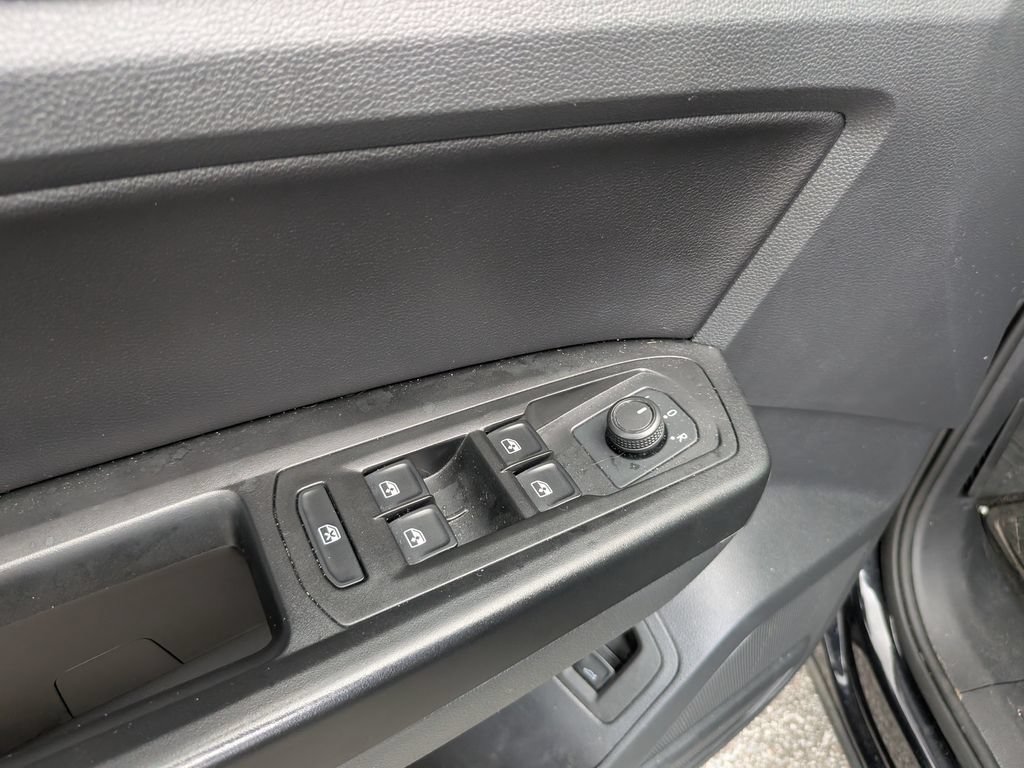 Used 2021 Volkswagen Atlas SE w/ Towing Package FWD image 17