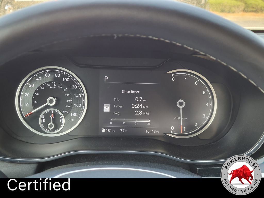 Used 2025 Genesis G70 2.5T image 32