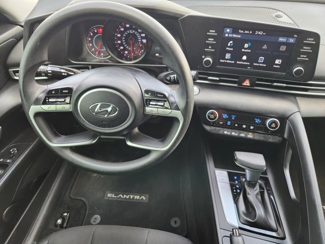 Used 2023 Hyundai Elantra SEL image 27