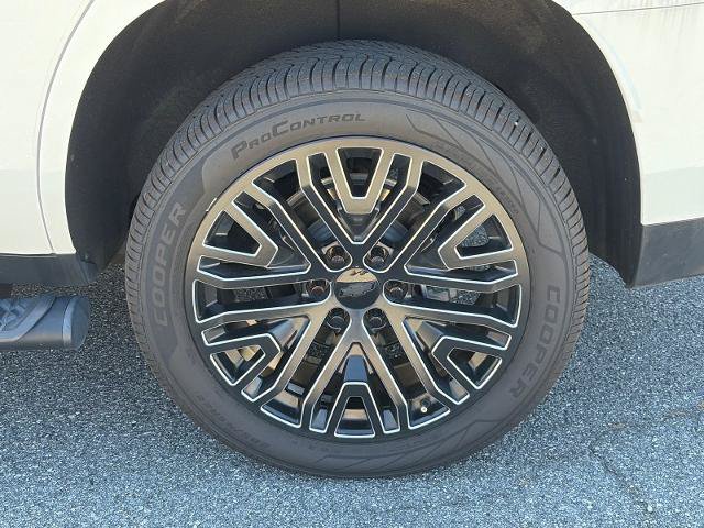 Used 2023 Chevrolet Tahoe Z71 w/ Luxury Package AWD/4WD image 21