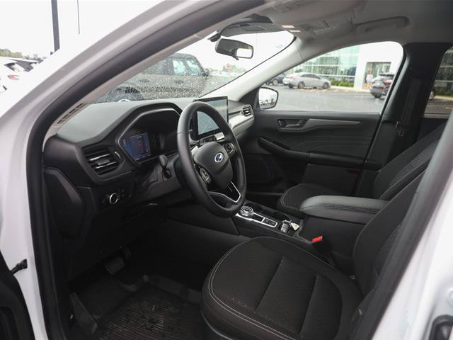 Certified 2025 Ford Escape Active w/ Tech Pack #1 AWD/4WD image 17