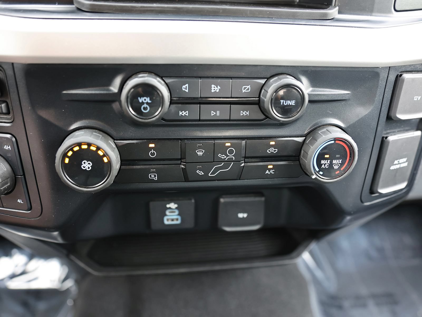 Certified 2024 Ford F250 XLT AWD/4WD image 31
