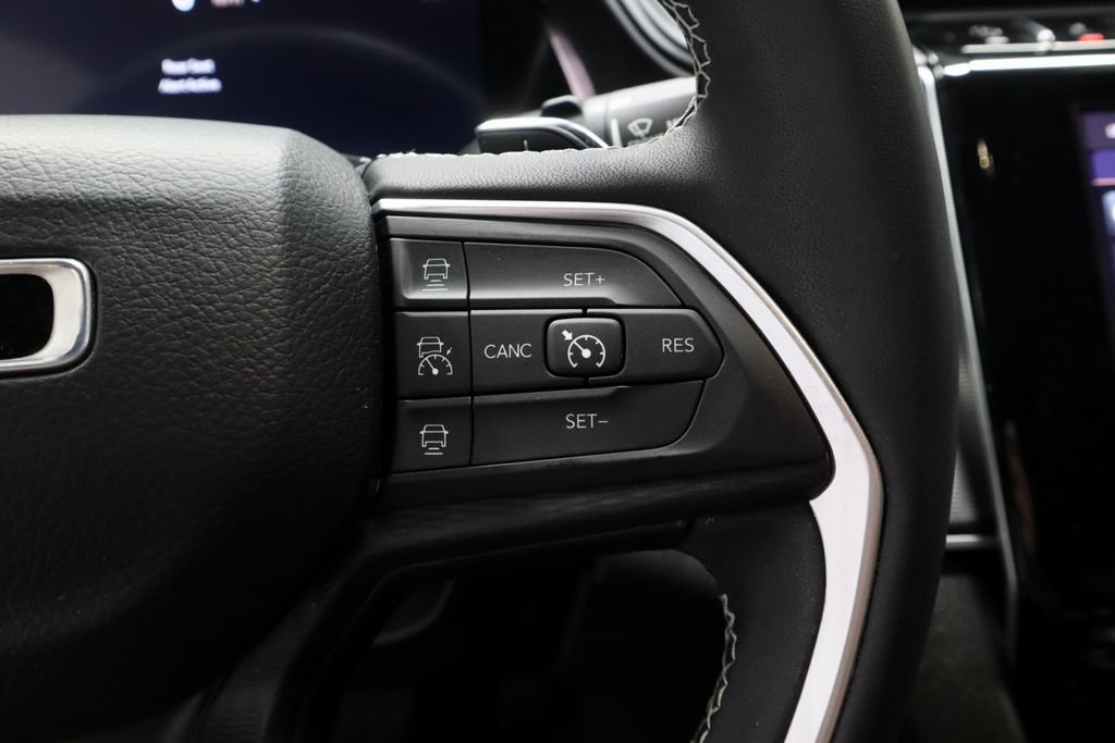 Used 2023 Jeep Grand Cherokee Altitude AWD/4WD image 30