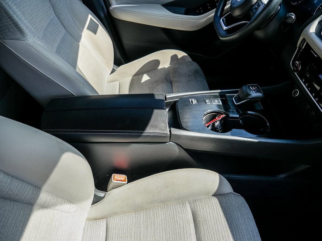 Used 2021 Nissan Rogue SV FWD image 69