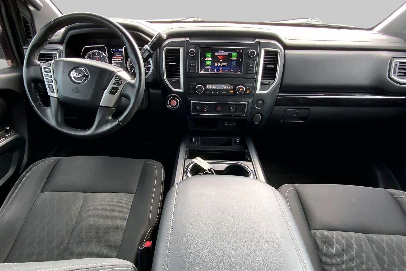 Used 2019 Nissan Titan SV w/ SV Convenience Package RWD image 15