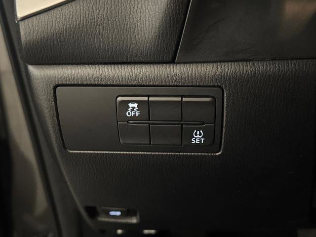 Used 2018 MAZDA MAZDA3 Touring image 18