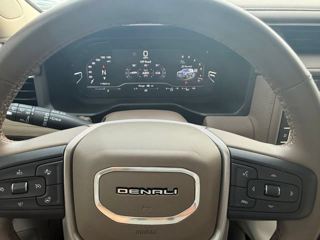 Used 2023 GMC Yukon XL Denali AWD/4WD image 23