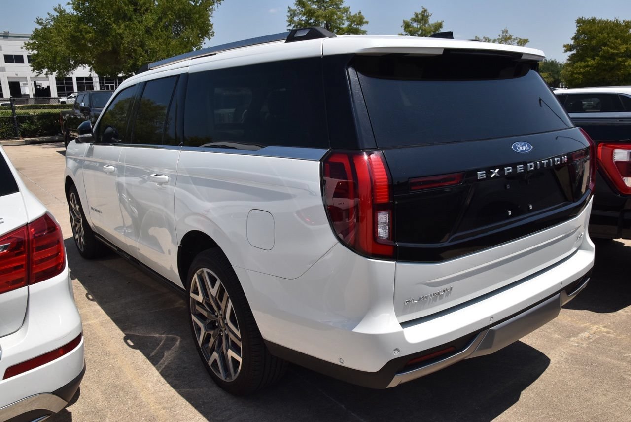 Certified 2025 Ford Expedition Max Platinum w/ Platinum Ultimate Package AWD/4WD image 6