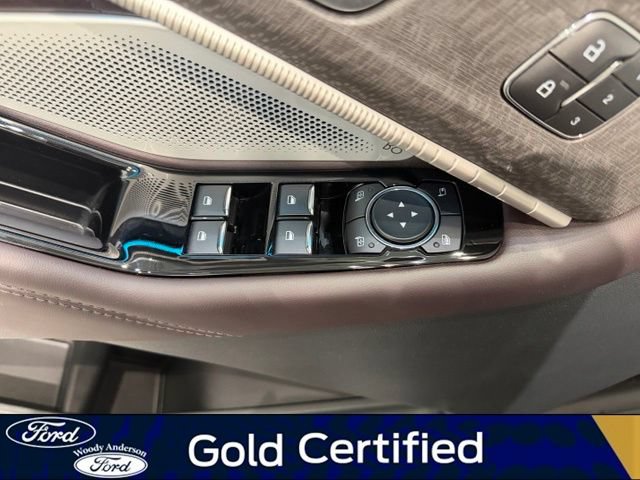 Certified 2026 Ford Explorer Platinum w/ LUX Leather Package AWD/4WD image 24