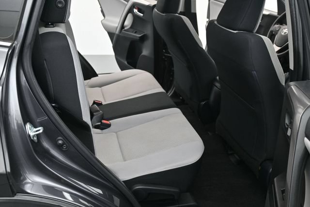 Used 2017 Toyota RAV4 XLE FWD image 33