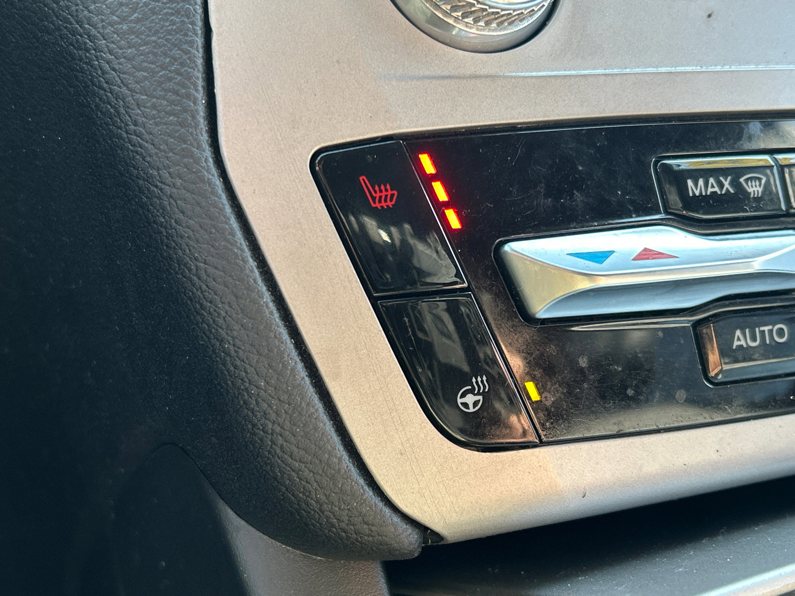 Certified 2023 Ford Explorer XLT w/ Equipment Group 202A image 20