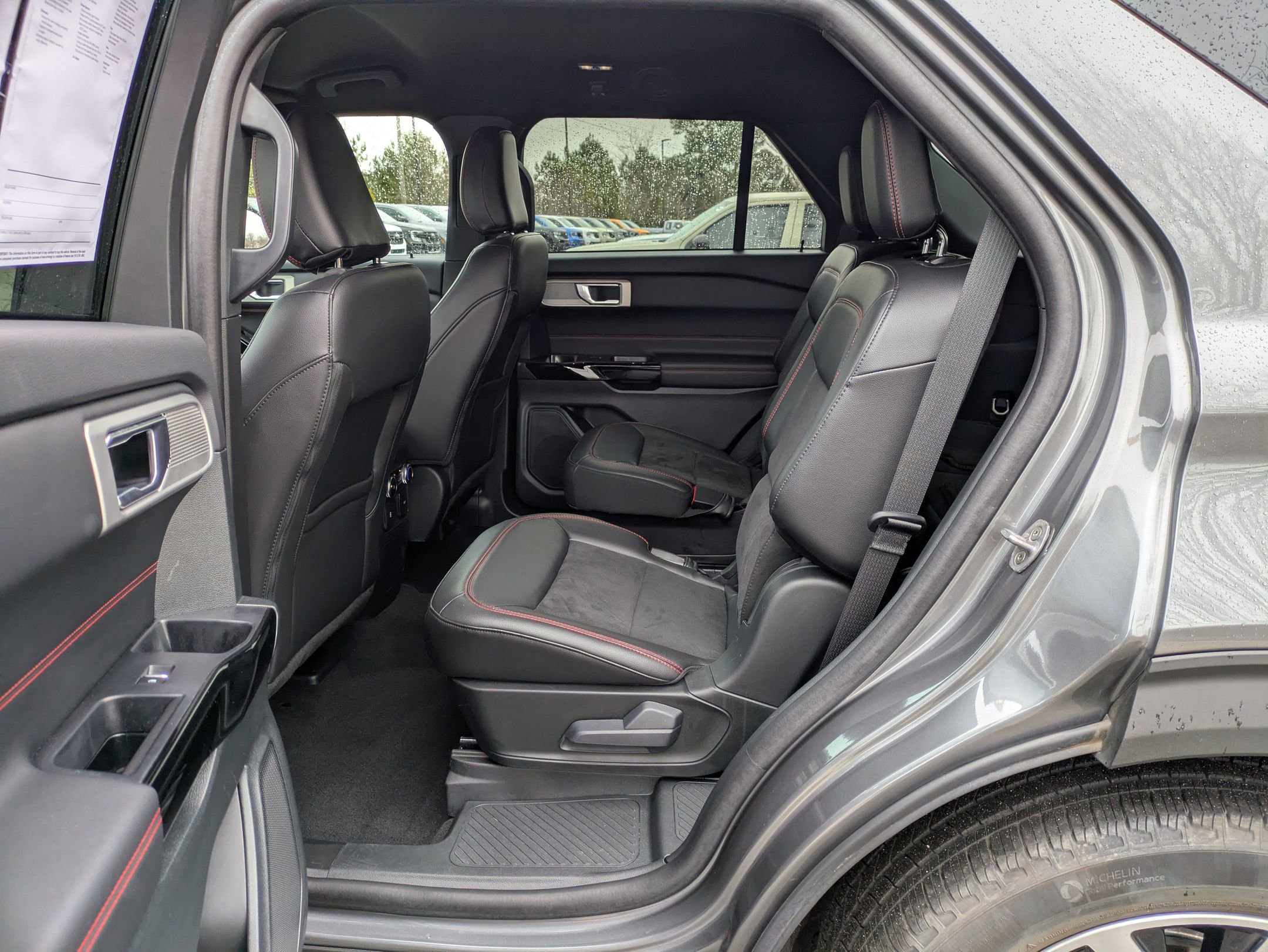 Certified 2024 Ford Explorer ST-Line w/ Class IV Trailer Tow Package image 30