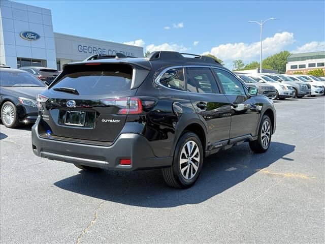 Used 2023 Subaru Outback Premium AWD/4WD image 3