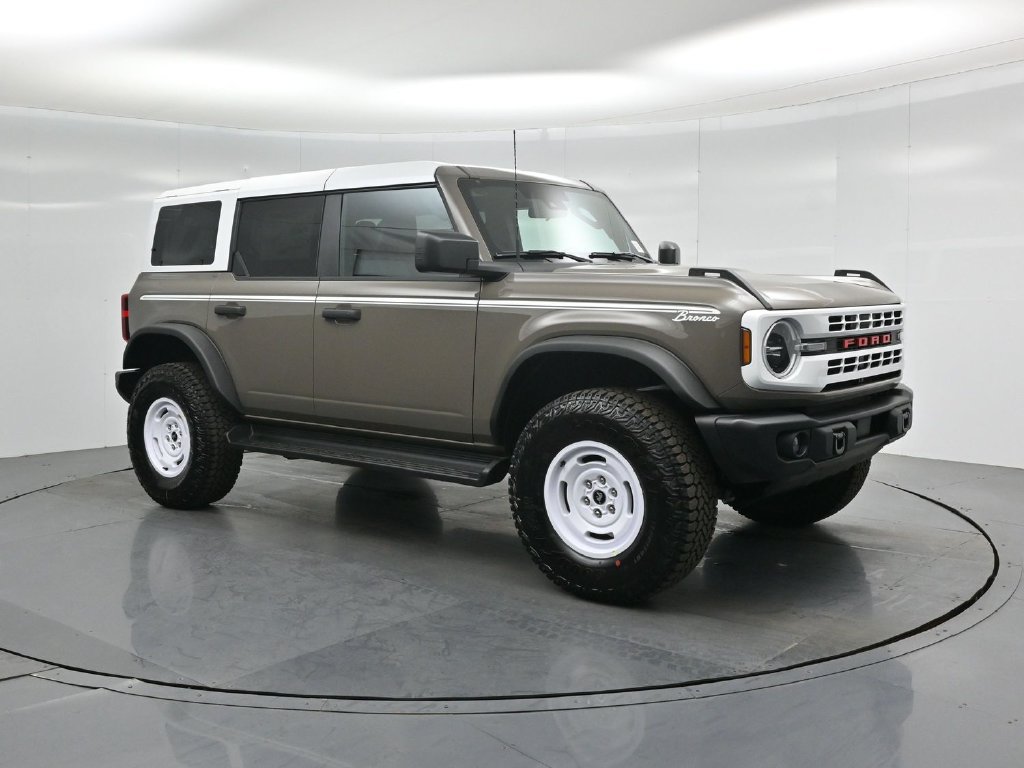 Certified 2026 Ford Bronco Heritage Edition AWD/4WD image 24