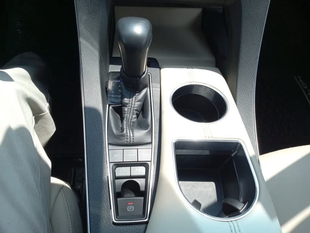 Used 2021 Toyota Avalon XLE FWD image 21