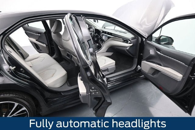 Used 2020 Toyota Camry SE FWD image 13