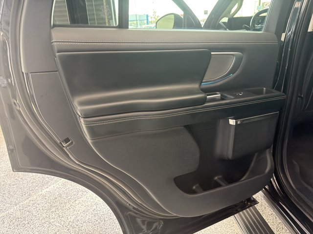 Certified 2025 Ford Expedition Platinum AWD/4WD image 14