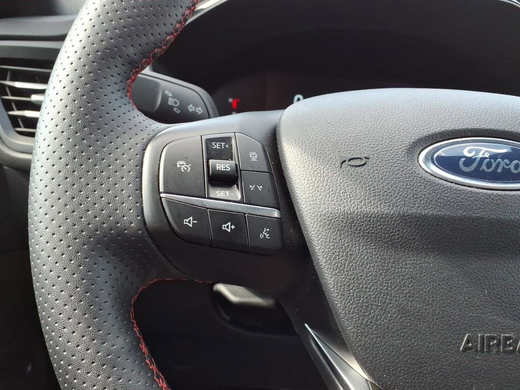 Certified 2024 Ford Escape ST-Line w/ Tech Pack #1 AWD/4WD image 16