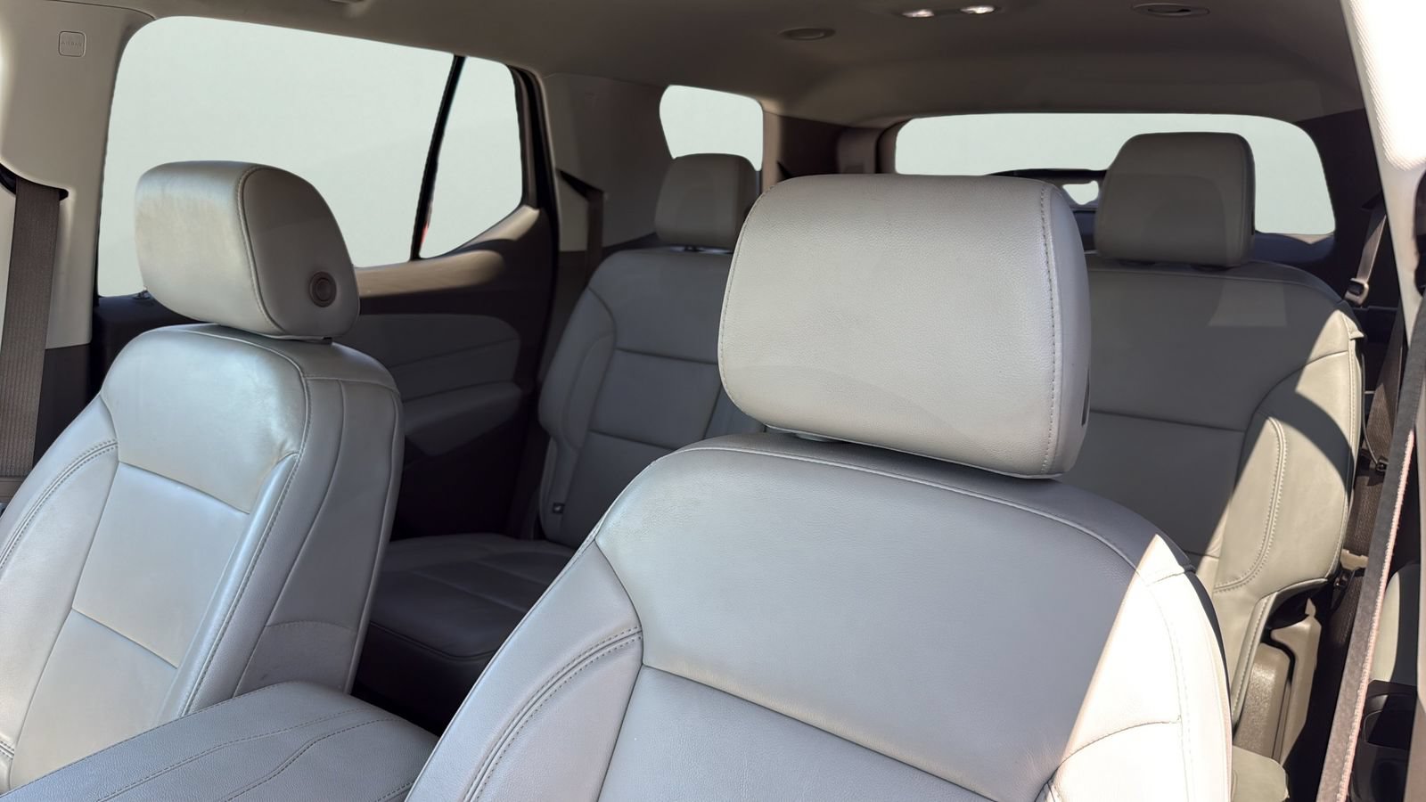 Used 2018 Chevrolet Traverse LT w/ LPO, Cargo Package FWD image 8