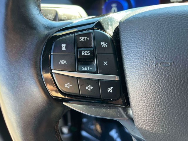Certified 2022 Ford Explorer Platinum w/ Equipment Group 601A AWD/4WD image 34