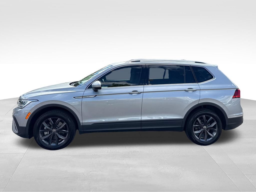 Used 2023 Volkswagen Tiguan SE AWD/4WD image 6