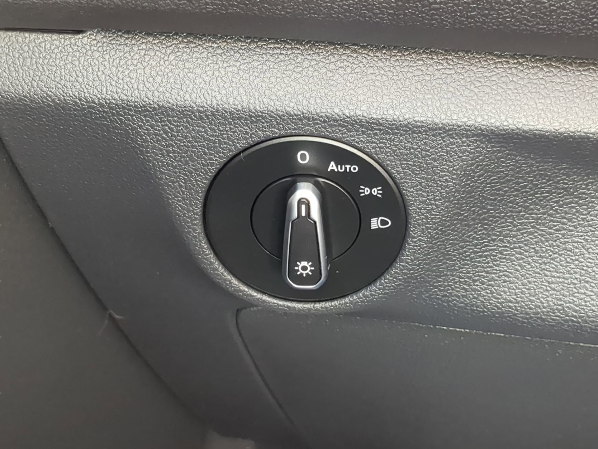 Used 2024 Volkswagen Jetta SE image 55