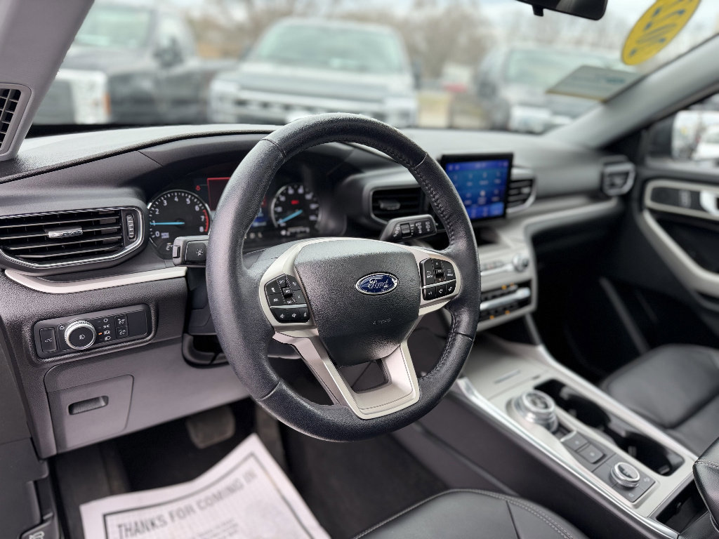 Certified 2022 Ford Explorer XLT w/ Equipment Group 202A image 16