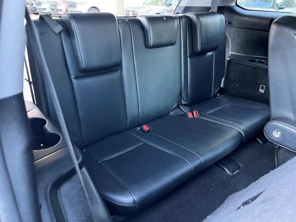 Used 2019 Toyota Highlander XLE image 16