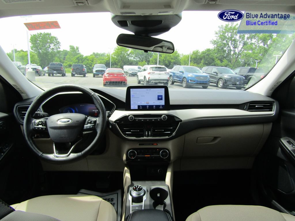 Certified 2021 Ford Escape SEL w/ Technology Package AWD/4WD image 4